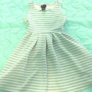 Girls dress